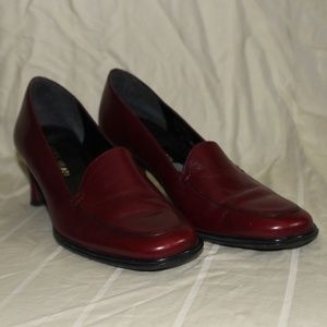 Jones Wear Maroon Classic Leather Pumps - Heels Size 6M